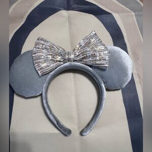 DISNEY PARKS MINNIE MOUSE EARS WINTER FROST GRAY QUILTED BOW HEADBAND